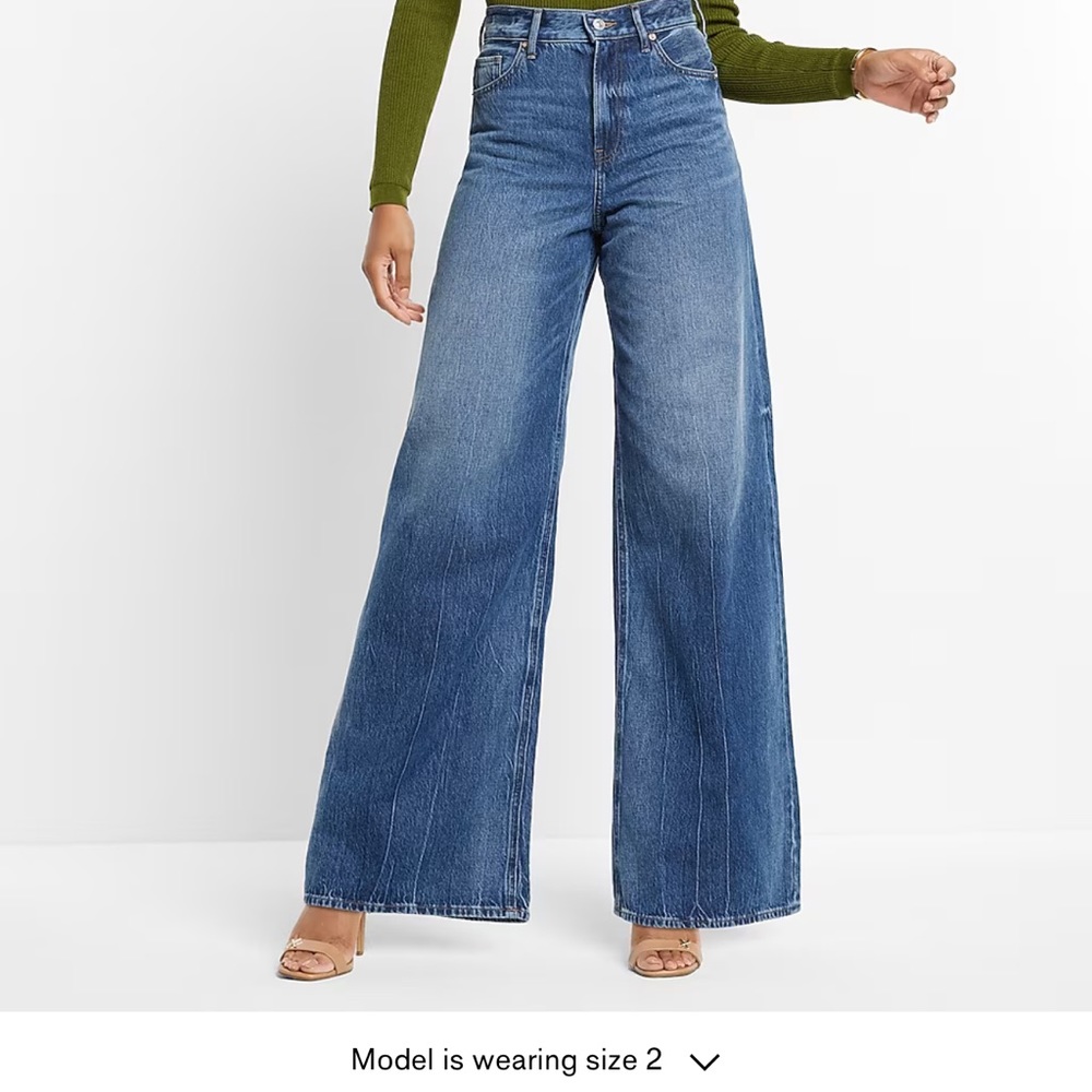 NWOT Super High Waisted Medium Wash Baggy Wide Leg Jeans
